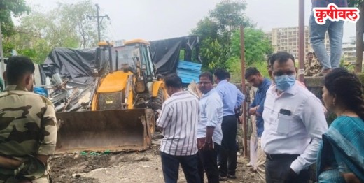 ड्रग्स माफियाच्या कथित साम्राज्यावर पालिकेचा बुलडोझर