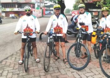 अलिबागचे सायकलस्वार पंढरीच्या वाटेवर