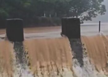 माथेरानमधील शार्लोट लेक ओव्हर फ्लो