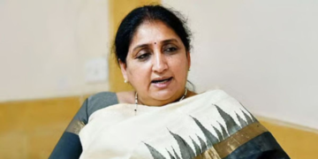  सुनेत्रा पवार यांच्या राष्ट्रीय अध्यक्षपदी निवडीला पक्षातूनच आक्षेप