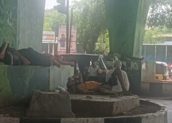 पनवेलच्या प्रवेशद्वारावरच बेघरांचे वास्तव्य