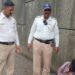 वाहतूक पोलिसांकडून मानवतेचे दर्शन