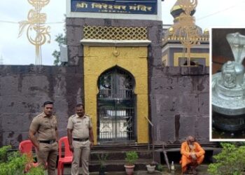 वीरेश्वर मंदिरात धाडसी चोरी