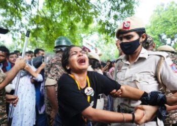 Cockroach Janta Party Protest:‘चलो संसद’वर लाठीचार्ज