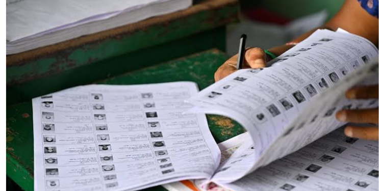 उरणमध्ये ‘बीएलओ घरोघरी’चा फज्जा