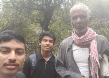इरसाल गडावर दोन पर्यटक अडकले