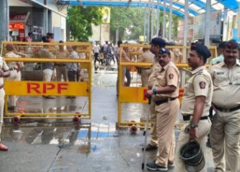 रेल्वे स्थानकावर कडेकोट बंदोबस्त