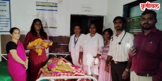 मोबाईल टॉर्चच्या प्रकाशात बाळाचा जन्म