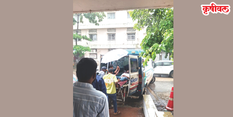 Alibag Civil Hospital: जिल्हा रुग्णालयाच्या दारातच रुग्णाची हेळसांड!