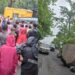 नेरळ- माथेरान घाटात रस्त्यावर कोसळला भलामोठा दगड