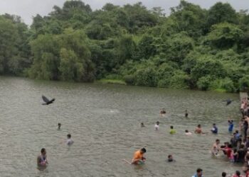 पर्यटन स्थळांवरील बंदीचा पुनर्विचार करा
