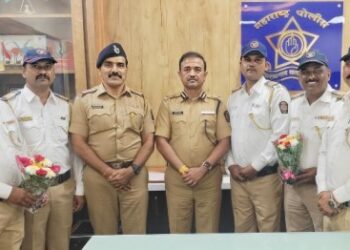पनवेल वाहतूक शाखेचा विशेष सत्कार
