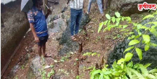 बेलवड्यात डोंगर सरकले, घरांना भेगा
