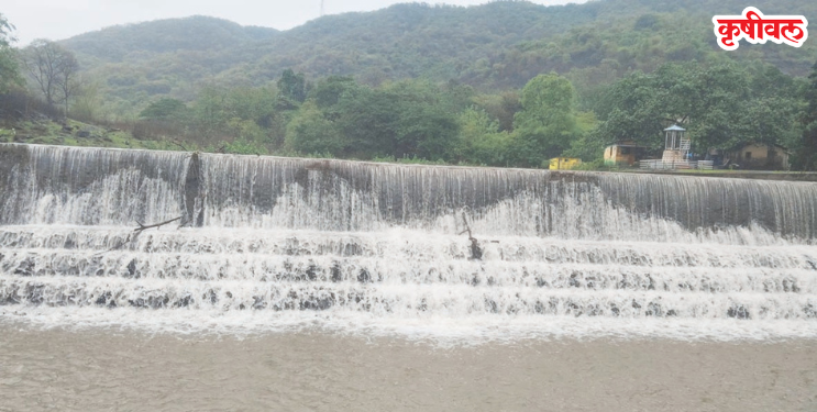 उरणमधील अक्कादेवी धरण प्रवाहीत