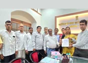 नैसर्गिक पाण्याचा मार्ग अरुंद; आंबेघर, पेझारी येथील शेत जमीन पाण्याखाली