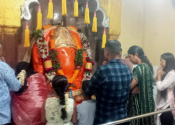 महागणपतीच्या दर्शनासाठी भाविकांची मांदियाळी