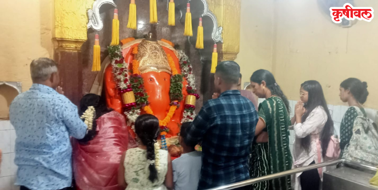 महागणपतीच्या दर्शनासाठी भाविकांची मांदियाळी