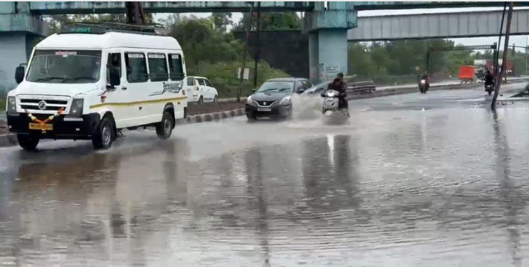 मुंबई-गोवा राष्ट्रीय महामार्गावर साचले पाणी