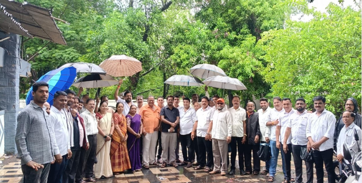मोहोपाडा वीज वितरण कार्यालयावर मोर्चा