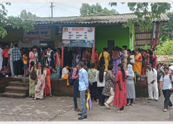 स्मार्ट कार्डसाठी महिलांची दिवसभर फरफट