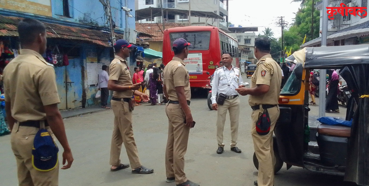 वाहतुकीत अडथळा निर्माण करणाऱ्या वाहनचालकांवर कारवाई