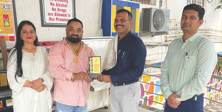 पोलीस अधिकाऱ्यांकडून ‘आशा की किरण फाऊंडेशन’चे कौतुक