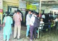 कार्यालयाची वेळ धाब्यावर; कर्मचाऱ्यांच्या विलंबाचा फटका जनतेला