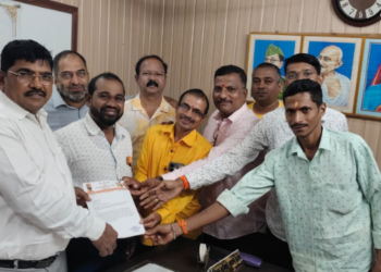 रस्त्यांवरील खड्डे, शेवाळामुळे अपघाताचा धोका