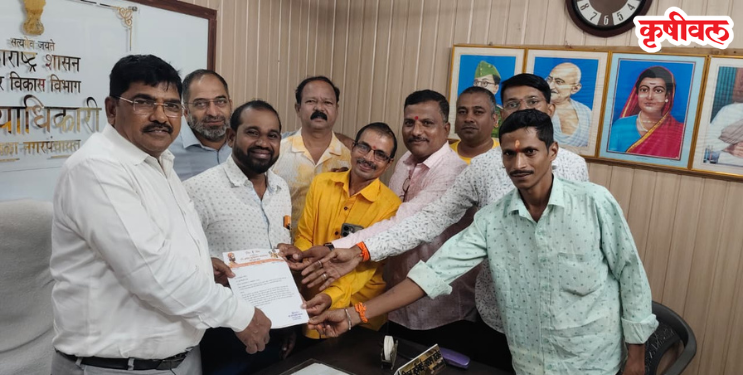रस्त्यांवरील खड्डे, शेवाळामुळे अपघाताचा धोका