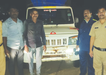 अवैध खैराच्या लाकडाची वाहतूक करणारी गाडी जप्त
