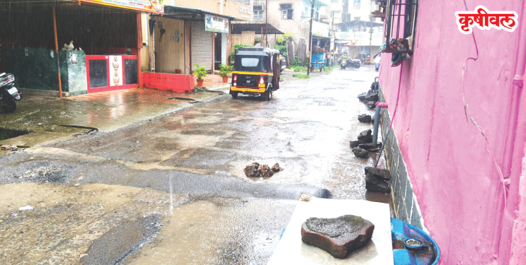खारकांड मोहल्ल्यातील रस्त्याची दुरवस्था
