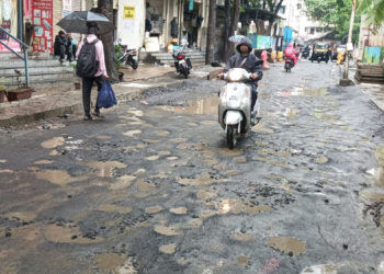 पनवेलच्या रस्त्यांची चंद्रावर मात!