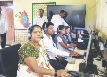 झुगरेवाडी शाळेत इंग्रजी लॅबचे उद्घाटन
