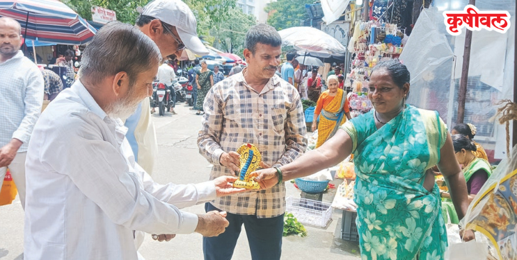 पनवेल बाजारात मातीच्या नागांची आवक