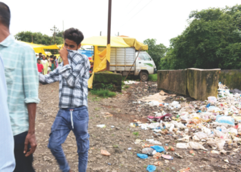 आंबेवाडी आठवडा बाजारात घाणीचे साम्राज्य
