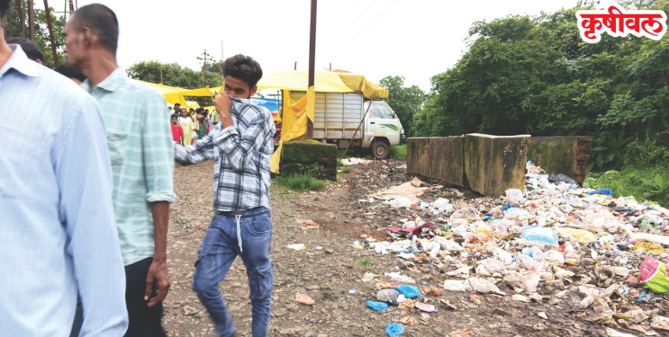 आंबेवाडी आठवडा बाजारात घाणीचे साम्राज्य