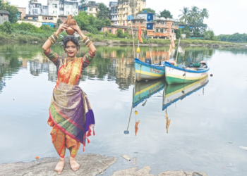 नारळी पौर्णिमेनिमित्त गाढी नदीकाठी उत्साह