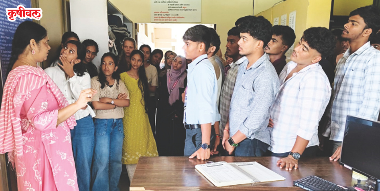 ग्रंथालय परिचय कार्यक्रम उत्साहात