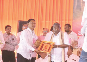 नाथाभाऊ शेतकऱ्यांचे कैवारी