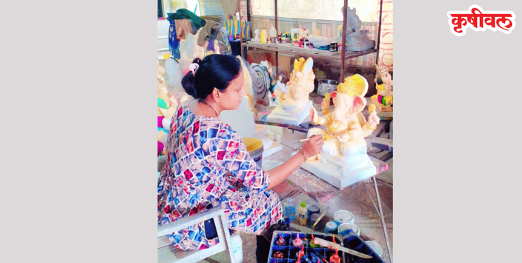 महिलांनी साकारल्या आकर्षण मूर्ती