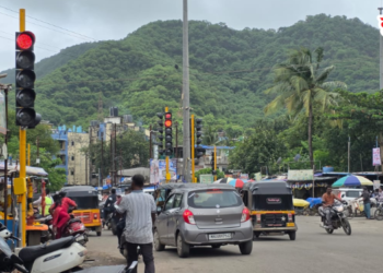 उरण चारफाटा अतिक्रमणाच्या विळख्यात