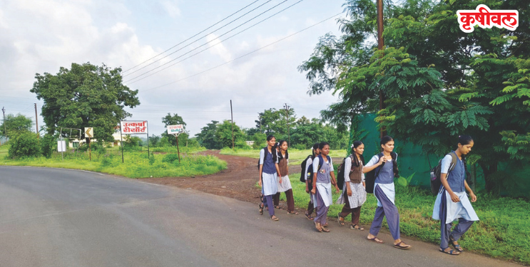 एसटी बंद केल्याने विद्यार्थ्यांची पायपीट