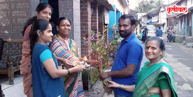 सोन्याच्या पावलांनी गौराईचे आगमन