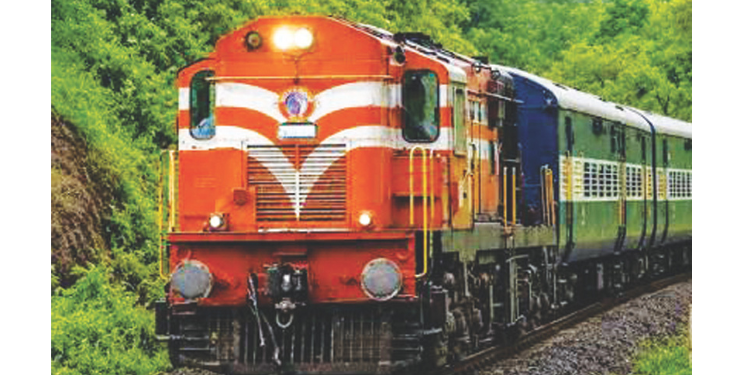 कोकण रेल्वे मार्गावरविशेष गाड्या उशिराने