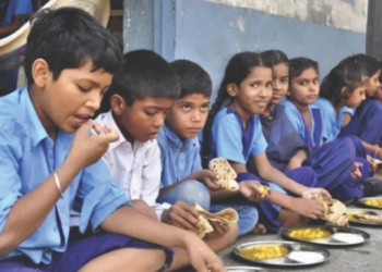 मध्यान्ह भोजन समितीच्या मुदतवाढीचा निर्णय मुदत संपल्यानंतर