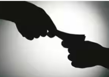 Bribe Case अध्यक्षांचा स्विय सहाय्यक जाळ्यात
