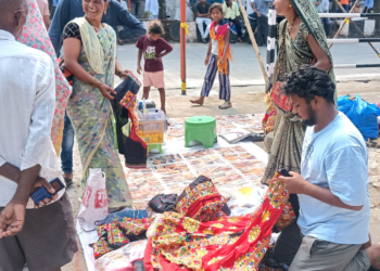 पनवेलच्या बाजारपेठांमध्ये वेध गरब्याचे