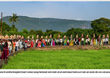 पुढल्या वर्षी लवकर या…; गौराईसह गणरायाला निरोप