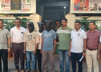 घरफोडी करणाऱ्या चौघांना अटक 