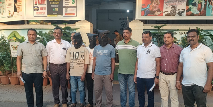 घरफोडी करणाऱ्या चौघांना अटक
